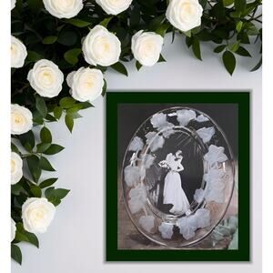 Fifth Avenue Crystal Frosted Ivy Picture Frame for 5"x 7" Photo